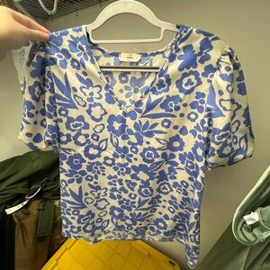 Entro Blue and White Bubble Short Sleeve Floral Blouse